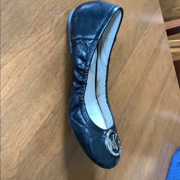Michael Kors leather ballet flats - Picture 2 of 7